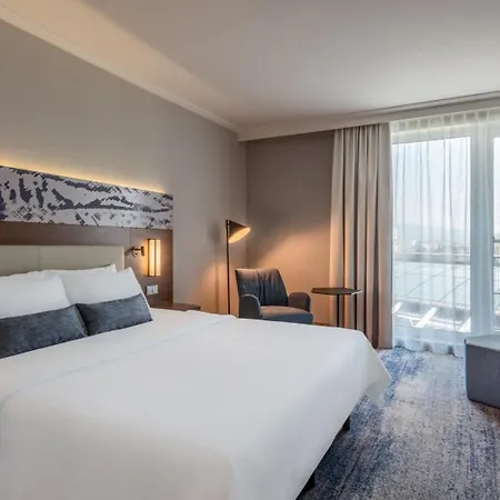 Courtyard By Marriott Hotel