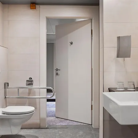 Courtyard By Marriott