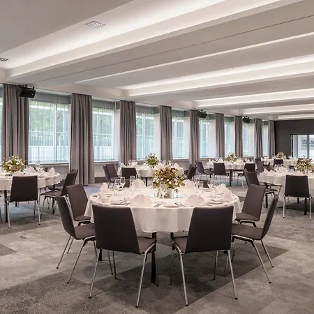 Courtyard By Marriott