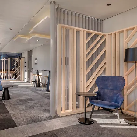 Courtyard By Marriott