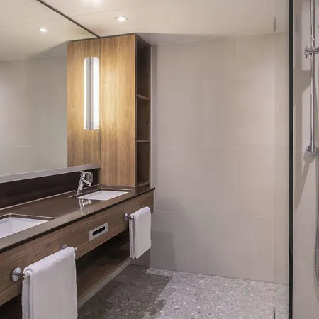 Courtyard By Marriott Hotel