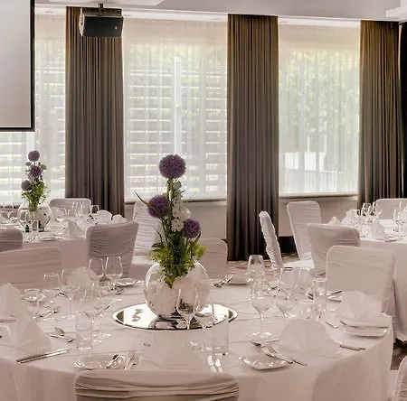 Courtyard By Marriott Hotel 4*