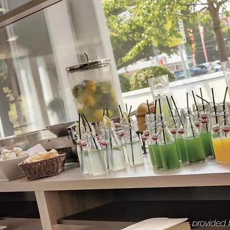 Courtyard By Marriott