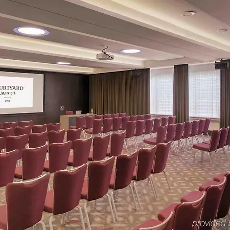 Courtyard By Marriott Hotel Linz