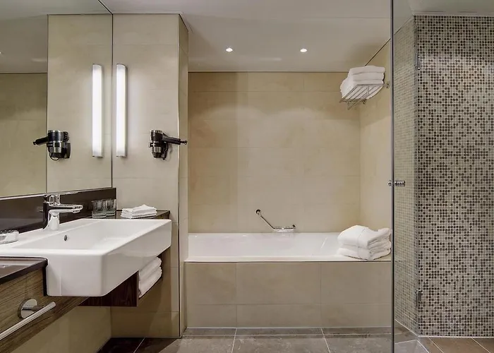 Courtyard By Marriott Линц