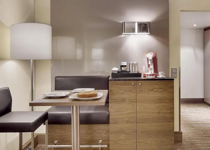 Courtyard By Marriott Hotell