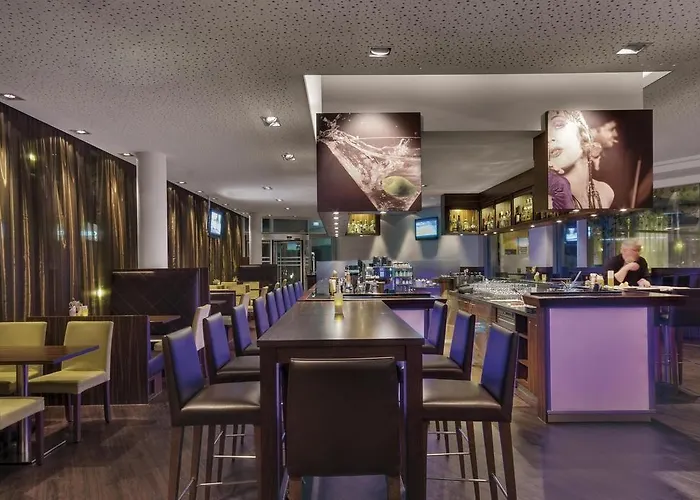 Courtyard By Marriott Hotel