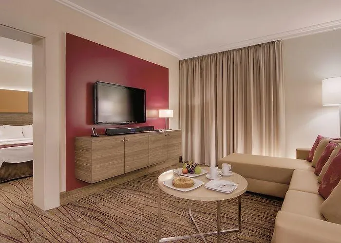 Отель Courtyard By Marriott Линц