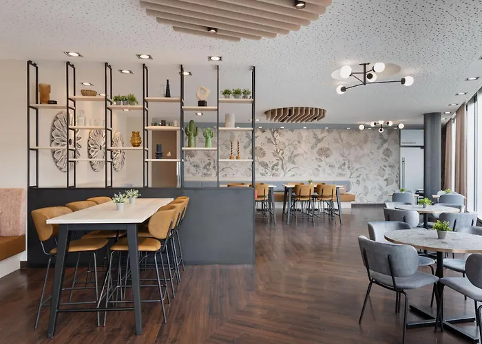 Courtyard By Marriott Hotell 4*