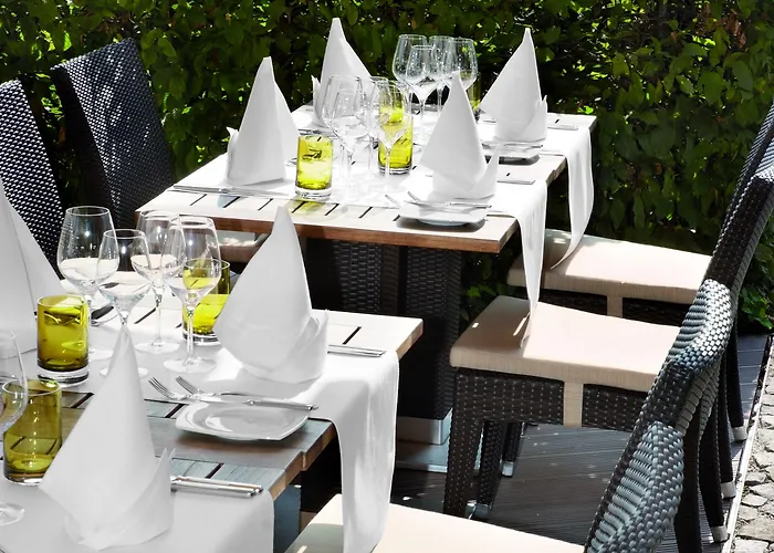 Courtyard By Marriott Hotell 4*