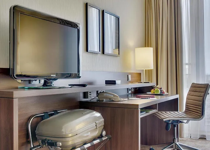 Отель Courtyard By Marriott 4*