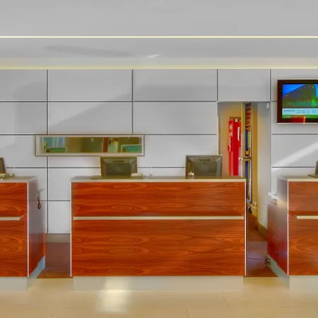 Hotel Courtyard By Marriott Linec