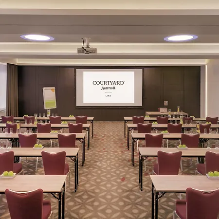 Courtyard By Marriott 4* Linec